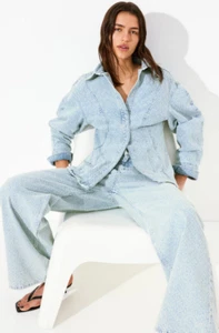 H&M A/W 2025 Eyelet-Detail Plissé Skirt (Black) - Picture 1 of 7