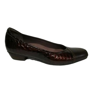 Clarks Everyday Women's Leather Loafer Active Air Shoes Size 9N Burgundy - Picture 1 of 13