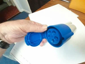 Stecker GW62006 Gewiss 5P 4P+E 230V BLAU Nachlaufbuchse 16A****VORSICHT*** - Bild 1 von 3