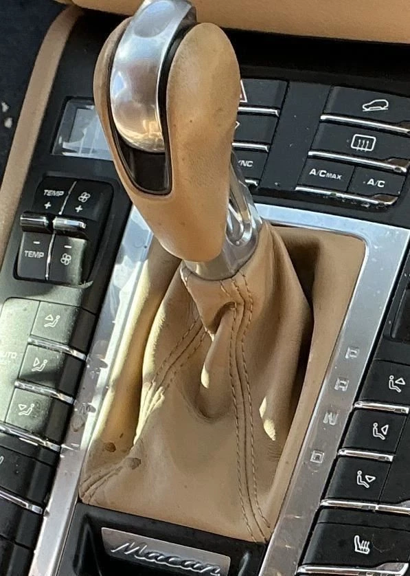 Transmission Shift Assembly Fits 2015 PORSCHE MACAN  804028 - Image 1 of 4