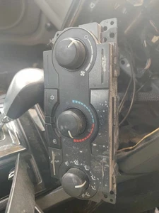 06 07 DODGE CHARGER Heater A/c Control - Picture 1 of 4