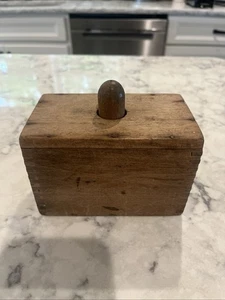 Antike Butterpresse aus Holz  - Bild 1 von 10