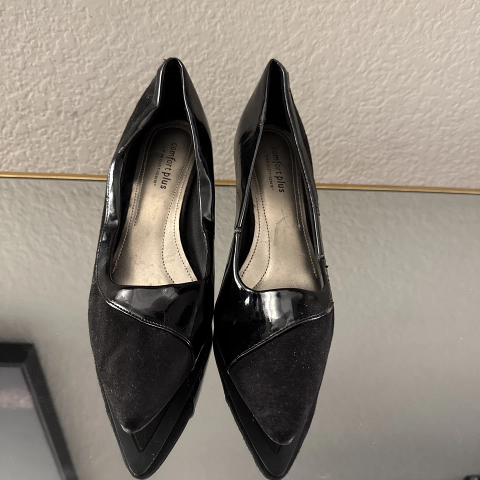 Biqueira pontiaguda feminina de couro envernizado/camurça 3 pol. - Imagem 1 de 4