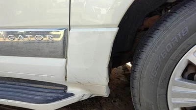 07-17 Navegador Pasajero Derecha Moldura de Guardabarros Tira de Borde Chocolate Blanco Foto 1 de 4