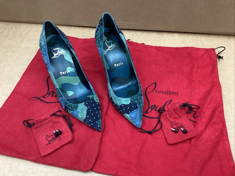 Christian Louboutin Kate Plume Gamuza Zapatos Tacones Camuflados 35.5/5 Precio de venta $995 Foto 1 de 4