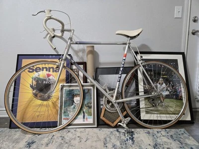 Peugeot Comete 1987 Foto 1 de 4