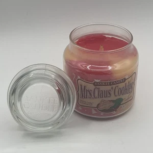 Yankee Candle Mrs Claus’ Cookies 12 oz Christmas Swirl Candle 2010 - Picture 1 of 13