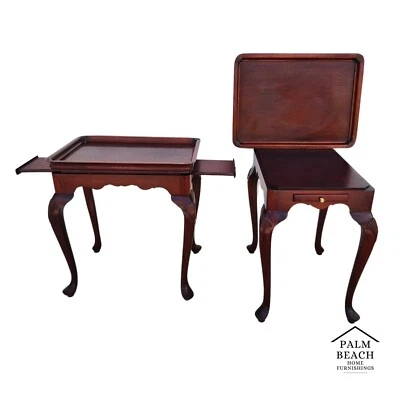 Par de mesas auxiliares de té Thomasville vintage con bandejas para servir Foto 1 de 4