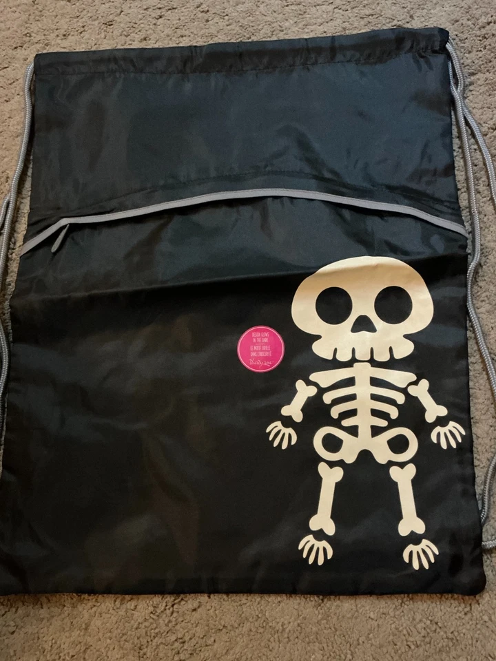 Saco de cincha con cordón Thirty One en Lil Bones Foto 1 de 1