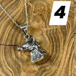 Collar de plata de ley con cabeza de caballo occidental con capas - Imagen 1 de 2