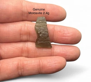 Moldavite/Tektite 2,4 g (12,5 ct) AUTENTICO/ORIGINALE dalla Repubblica Ceca - Foto 1 di 18