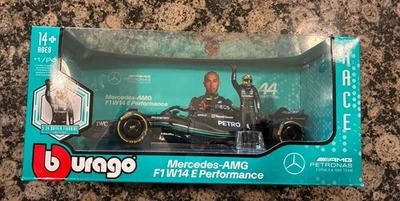 Bburago Mercedes AMG F1 Lewis Hamilton 1:43 Diecast Y Estatuilla  Foto 1 de 3
