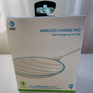 Almohadilla de carga inalámbrica AT&T Fast Charge 3.0 15W - ¡NUEVA!!! - Imagen 1 de 8