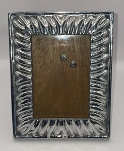 Silber Metall Tischplatte freistehender Bilderrahmen mit Holzrücken & Ständer - Ann Kary? - Bild 1 von 11