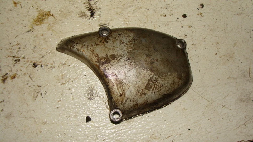 1967 Yamaha yds3 ds3 yds-3 250cc ym146 oil pump cover - Image 1 of 1