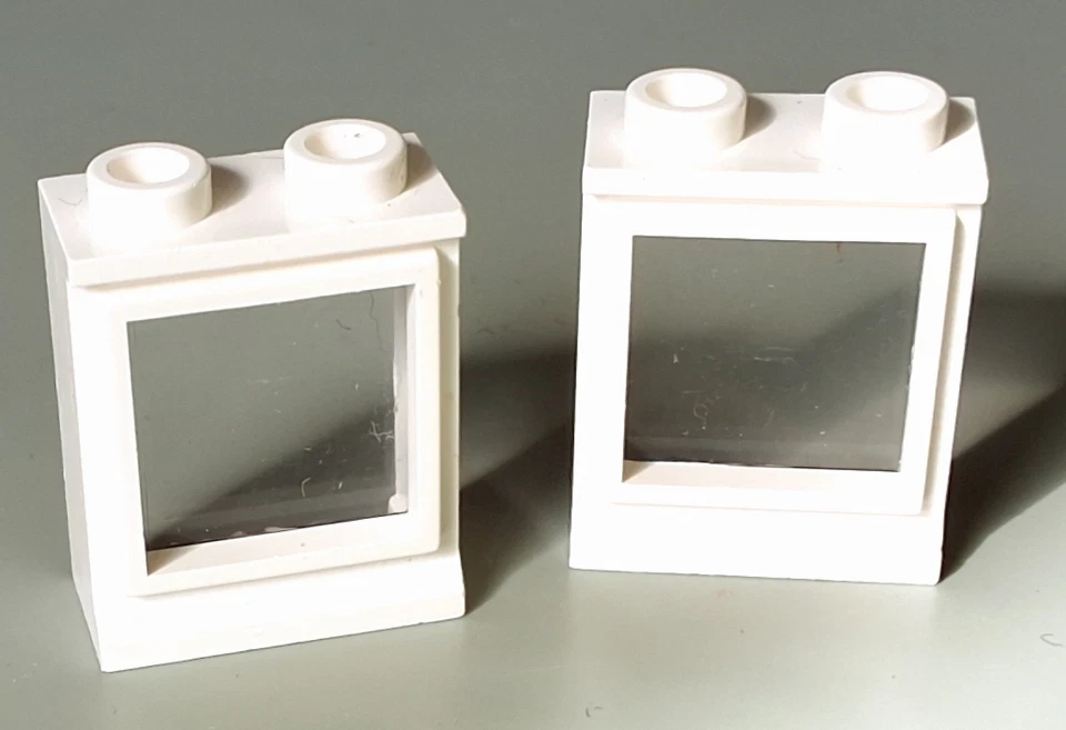 Lego 2 x Fenster mit Scheibe 1x2x2 weiß 7026c01 Zubehör 7026 vintage - Bild 1 von 1