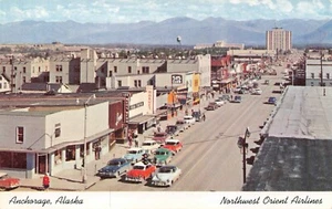 Postal Main St Vintage Cars Street Scene Anchorage, AK 1950 Northwest Orient - Imagen 1 de 2