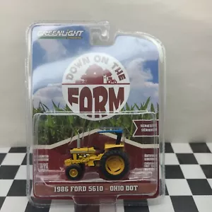 1/64 scale Greenlight FORD 1986 5610 TRACTOR DOWN ON THE FARM SERIES 2 ERTL DCP  - Picture 1 of 3