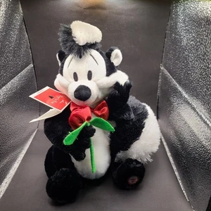 Hallmark Stofftier Stinktier mit Rose. Pepe Le Peu mit Sound & Etikett. Warner Brothers  - Bild 1 von 5