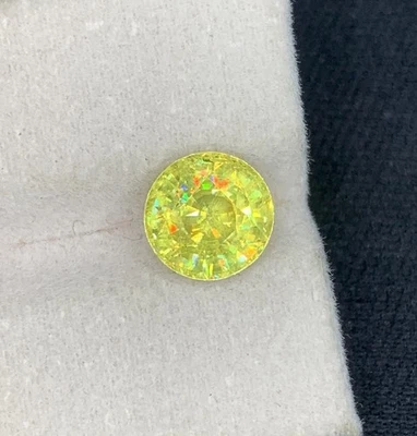 Piedra preciosa de titaniota esfena de fuego completo con tricroísmo fuerte, piedra esfena amarilla Foto 1 de 3