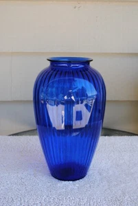 Vtg Anchor Hocking Glass Cobalt Blue Vase 13" Ribbed Large Vase Statement Piece - Picture 1 of 6