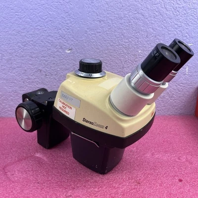 Leica StereoZoom 4 Microscope, 10x WF Eyepieces, Scope Holder But No Base - Image 1 of 4