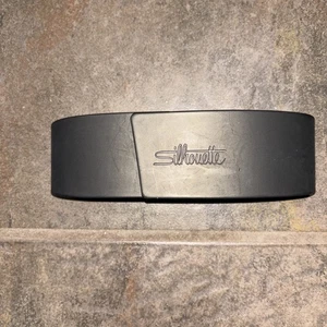 Estuche rígido negro pequeño abatible magnético Silhouette para gafas - Imagen 1 de 1