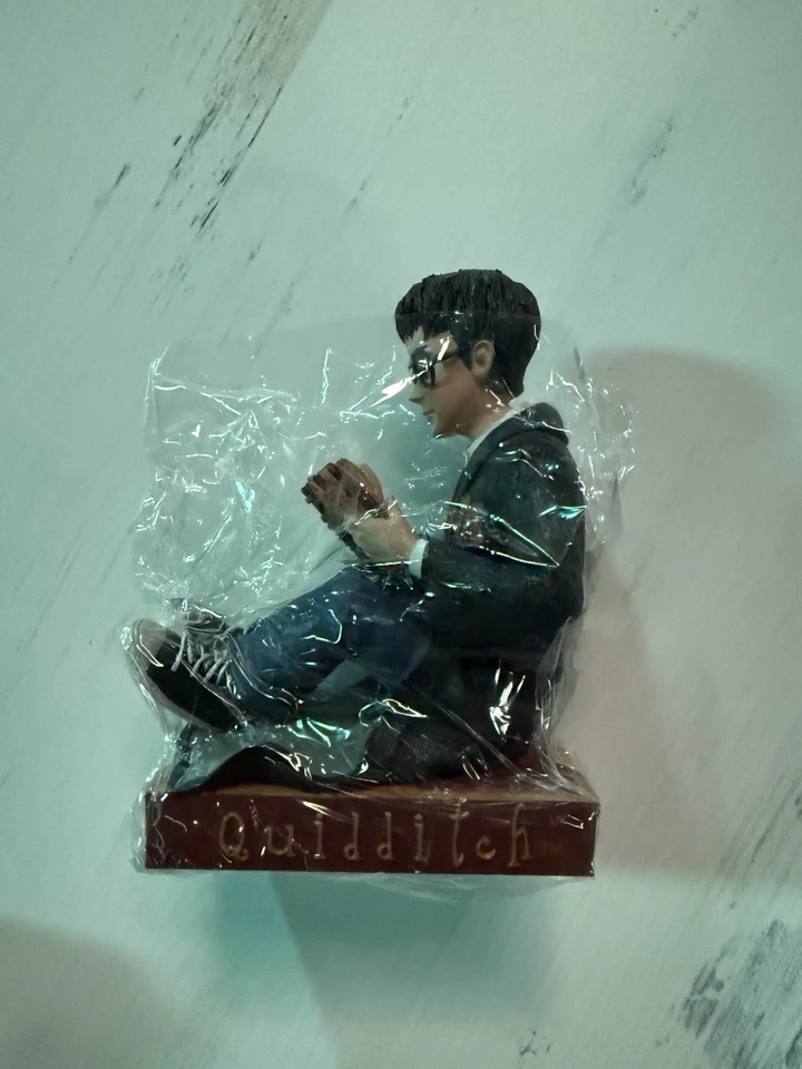 HARRY POTTER WARNER BROS. Harry Potter™ Book Buddy Bookend Figurine – Enesco 2000 – Quidditch Scene – New!