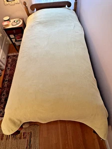 THE VERMONT COUNTRY STORE Blanket TWIN Solid Green-Ivory Reversible 90” x 62” - Picture 1 of 7