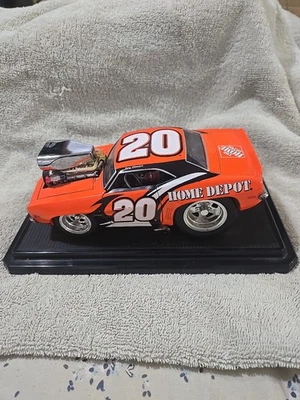 Rare Tony Stewart Muscle Machines #20 Home Depot 1:24 LE QVC 1 / 288 NASCAR 2005 - Image 1 of 4
