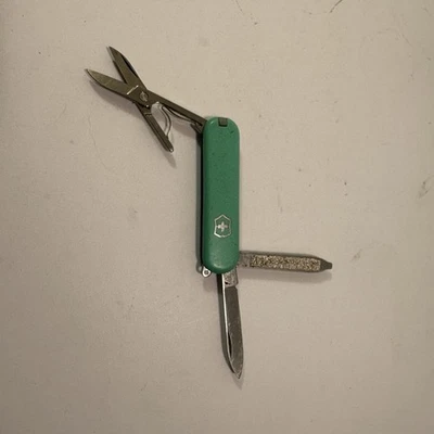 Navaja de Bolsillo Tiffani Azul Rara Victoronix Swiss Army Clásica SD Mountain Lake Foto 1 de 3