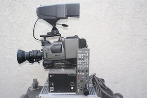 Ikegami HL65W( 16x9 / SDI ) - Picture 1 of 4