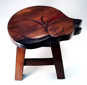 SCHLAFENDER KATZENHOLZ SCHEMEL - SCHLAFENDER KATZENFUSSHOCKER - Bild 1 von 1