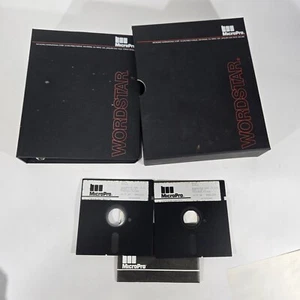 Wordstar by MicroPro per floppy disk APPLE II e manuale non testato - Foto 1 di 4