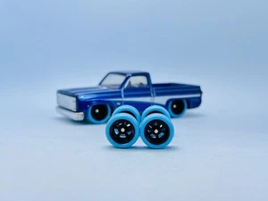 Neumáticos de goma azul medianos R354 Hotwheels 1:64 Real Riders # 5 radios negros 12 mm medianos - Imagen 1 de 7