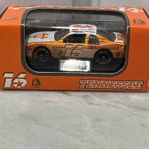 Neu Revell Vols University of Tennessee Maßstab 1:64 1996 Monte Carlo Auto - Bild 1 von 6