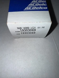 GM PCV Valve 19303069 96-05 Astro Safari 96-99 C/K 1500 2500 96-04 Blazer NOS - Picture 1 of 3