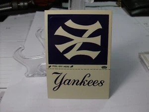 1982 Fleer Team Stickers #NNO - New York Yankees Monogram 82-816 - Picture 1 of 2