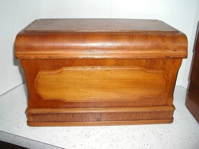 Antigua caja tapa tapa máquina de coser marca nacional 17”x11”x11” madera roble alto? Foto 1 de 4