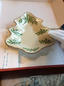 New Lenox 8.5" Holiday Cream Holly & Berries Tree Candy Dish - Picture 1 of 5