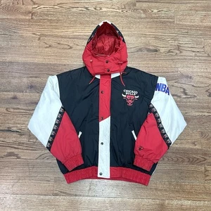 VTG 90s NBA Pro Player Chicago Bulls Embroidered Hooded Puffer Jacket Size XXL - Picture 1 of 24