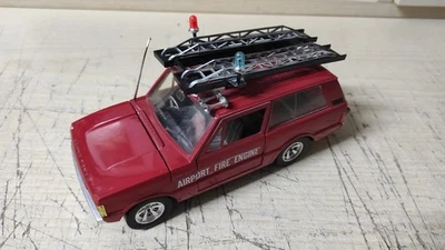 AUTO BURAGO RANGE ROVER AIRPORT FIRE ENGINE  SCALA 1/24 - Immagine 1 di 4