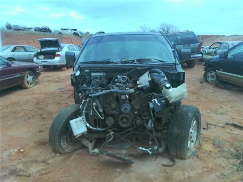 Husillo delantero del conductor/nudillo nudillo para camioneta Ford F150 04-08 OEM Foto 1 de 4