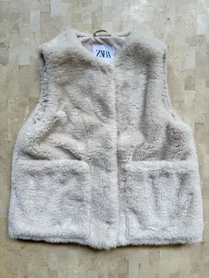 ZARA Girls Faux Fur Vest Cream Color Fall/Winter - size 8-9 - Image 1 of 4