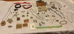 Lot 60 + Pieces Of Vintage Jewelry Some Old Store Stock On Org. Cards - Picture 1 of 16