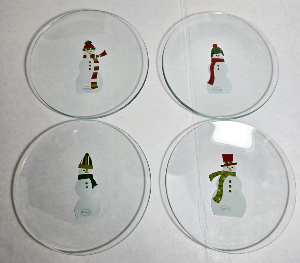 Pampered Chef Snowmen Round Appetizer Plates - Image 1 of 2