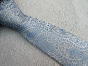 LIGHT BLUE PAISLEY 4 INCH SILK NECKTIE TIE F&F - Picture 1 of 5