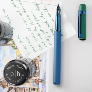 Sombrero Otto, pluma estilográfica, diseño n.o 03, azul mate y verde, M - Imagen 1 de 5