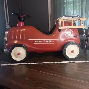 Radio Flyer Fire Engine No. 9 Ride 0n Metal Toy Truck Vintage Model 909 - Picture 1 of 22