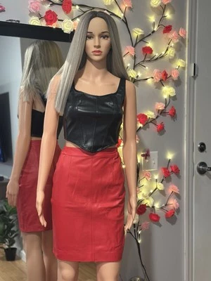 Falda lápiz pequeña de cuero roja de los 90 | Mini balancín de cintura alta ajustado vintage  Foto 1 de 4